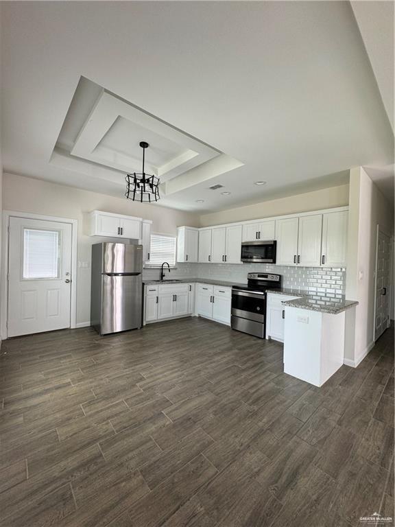 Foto del edificio - 14 Rafael Dr