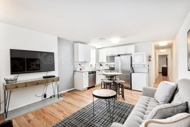 Photo - 2411 Tremont Pl Apartment