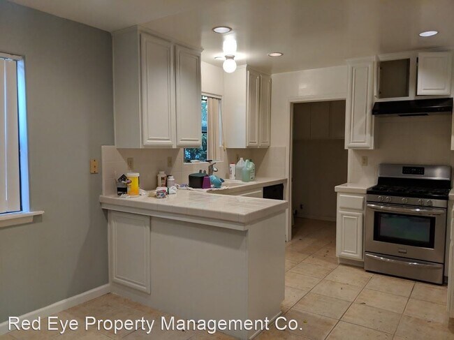 Foto del edificio - 3 br, 2.5 bath House - 1163 W. 11th Street #5