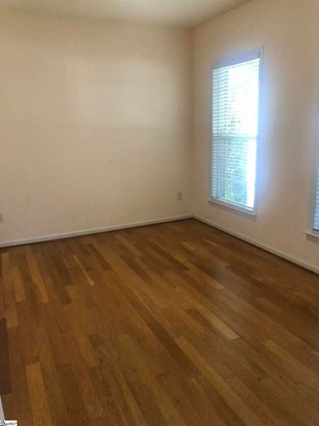 Foto del edificio - 108 Collier Ln