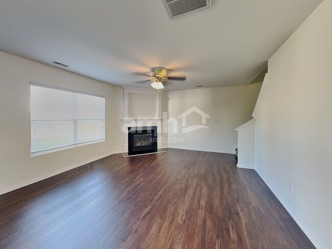 Foto del edificio - 1611 Rustic Arch Way