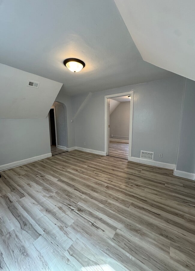 Building Photo - 1614 Sibley Ave