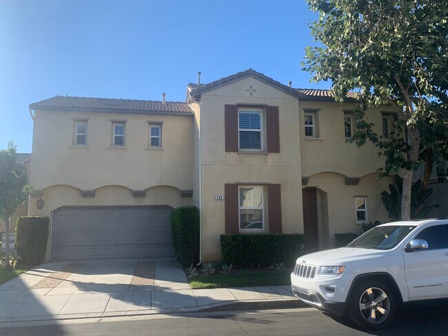Building Photo - 249 W Sparkleberry Ave