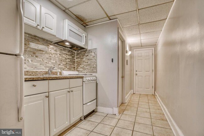 Foto del edificio - 1208 N Calvert St