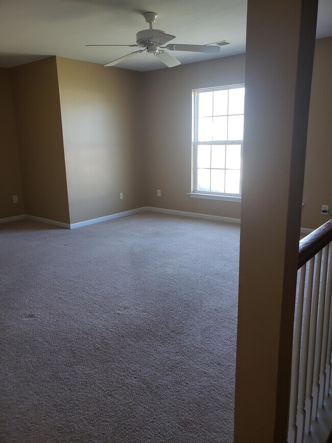 Building Photo - 179 Rosecliff Cir