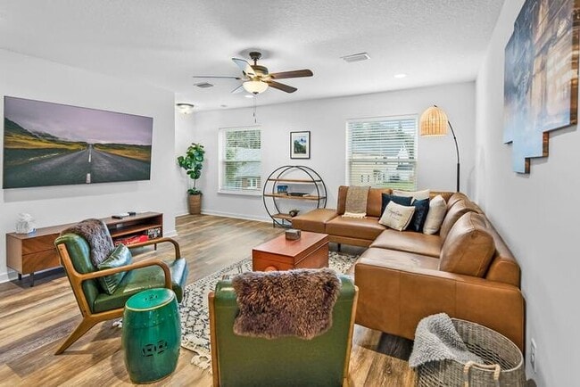 Building Photo - 34 E San Carlos Ave