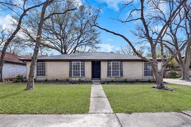 Foto del edificio - 5611 Moss Glenn Ln