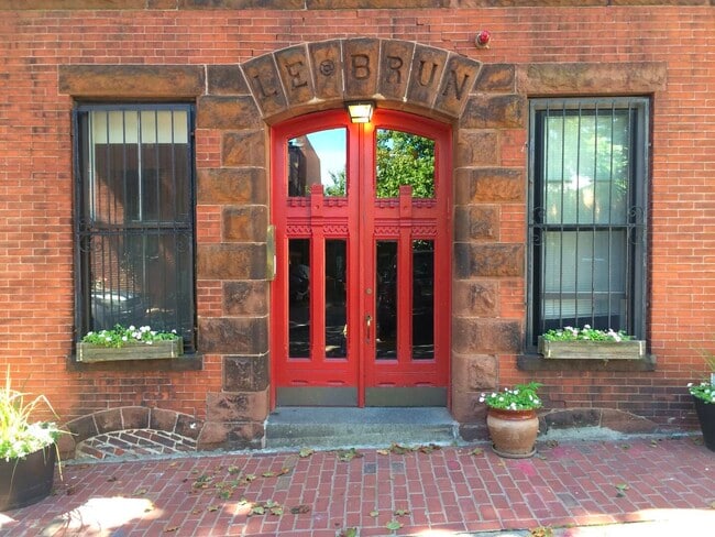 Foto del edificio - 17 Cazenove St