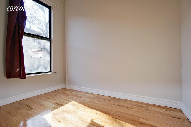 Building Photo - 143 Halsey St