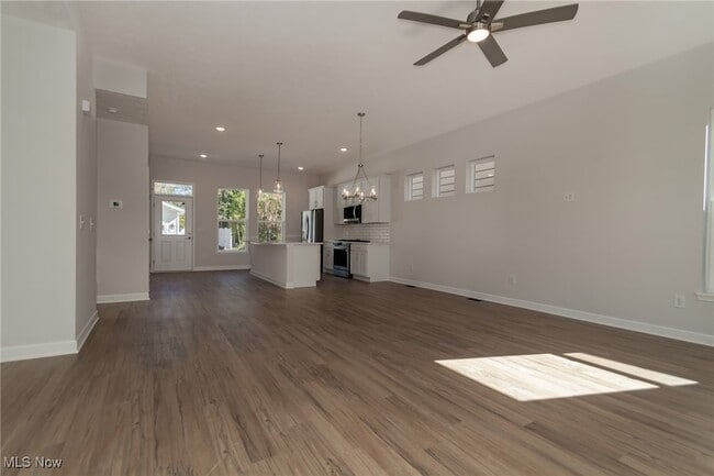 Building Photo - 2265 E 97th St