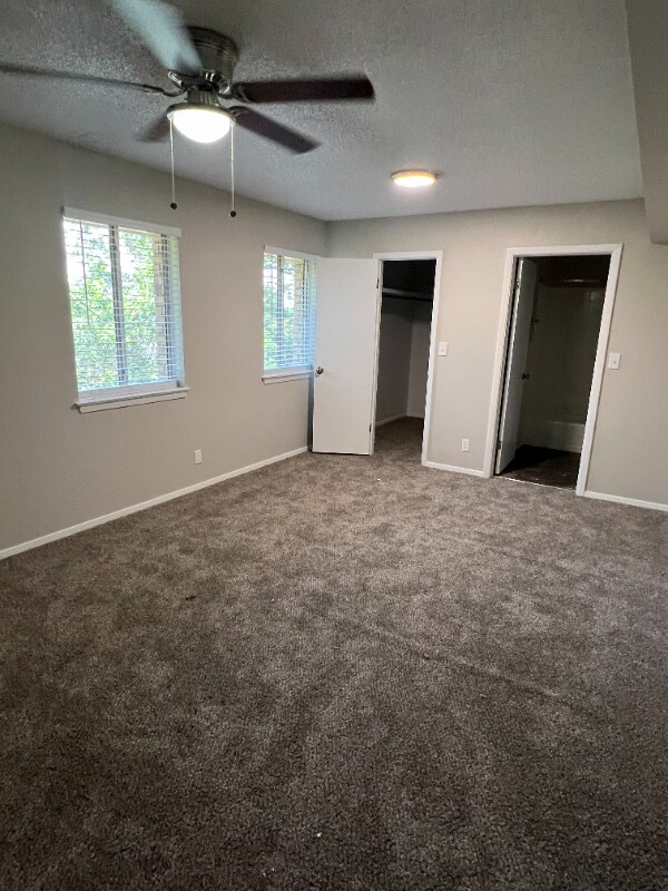 Building Photo - 4515 Cottonwood Ln