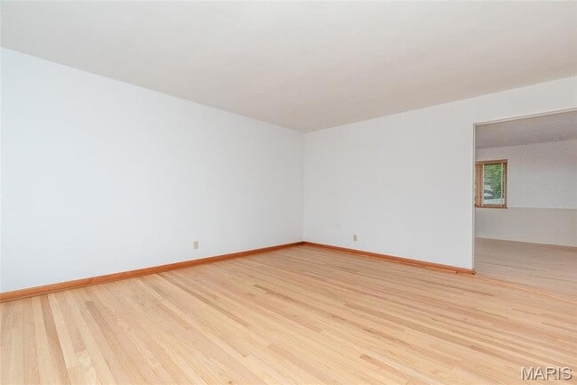 Building Photo - 9715 Grantview Dr