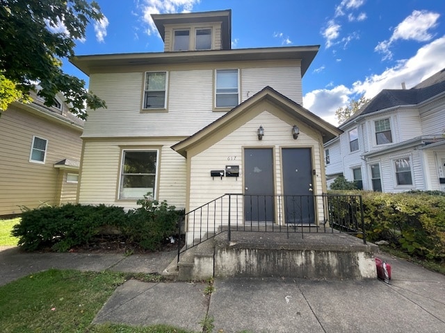 Building Photo - 617 Portage Ave