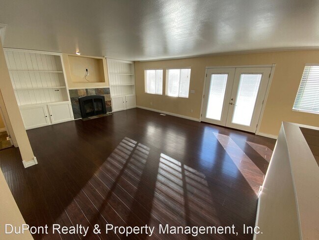 Building Photo - 3 br, 2.5 bath House - 3915 Waller Rd E