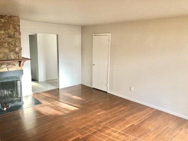 Foto del edificio - 2734 Evergreen Ct