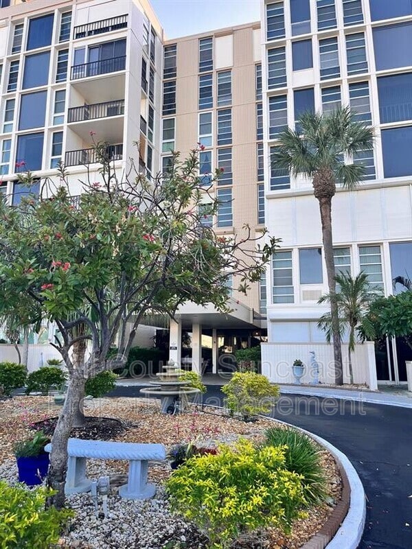 7400 Sun Island Dr S Unit 205, South Pasadena, FL 33707 Condo for