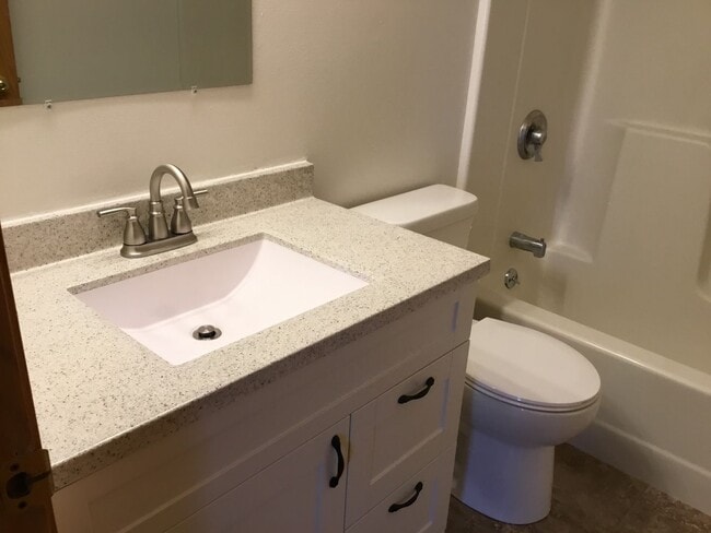 Interior Photo - Edgewood