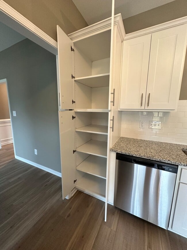 Building Photo - Kingsley Park Townhomes