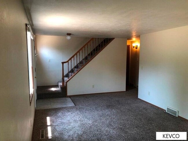 Building Photo - Charming Home in Beautiful Neighborhood by Park!