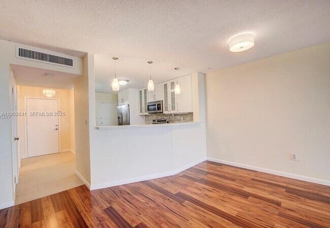 Foto del edificio - 1780 NE 191st St