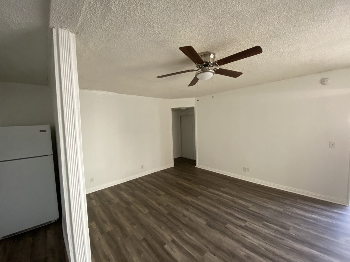 Foto del edificio - 4542 W 17th St