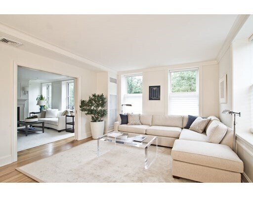 Foto del edificio - 100 Beacon St