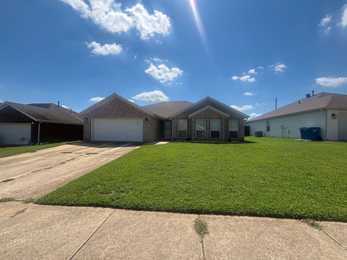 Foto principal - 4005 SW Carriageway Ave