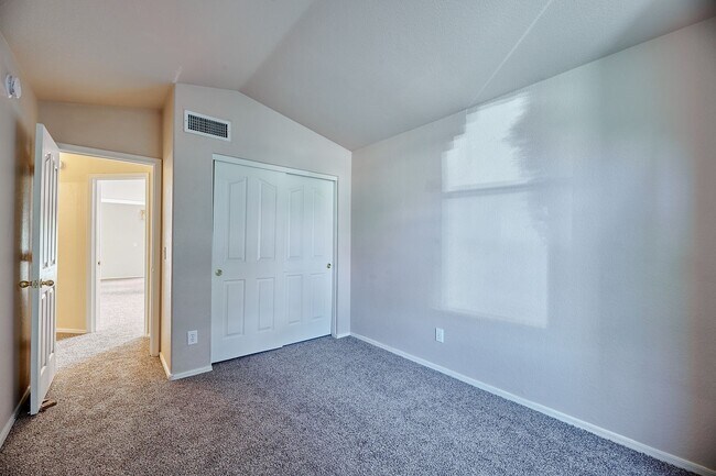 Building Photo - North Cole