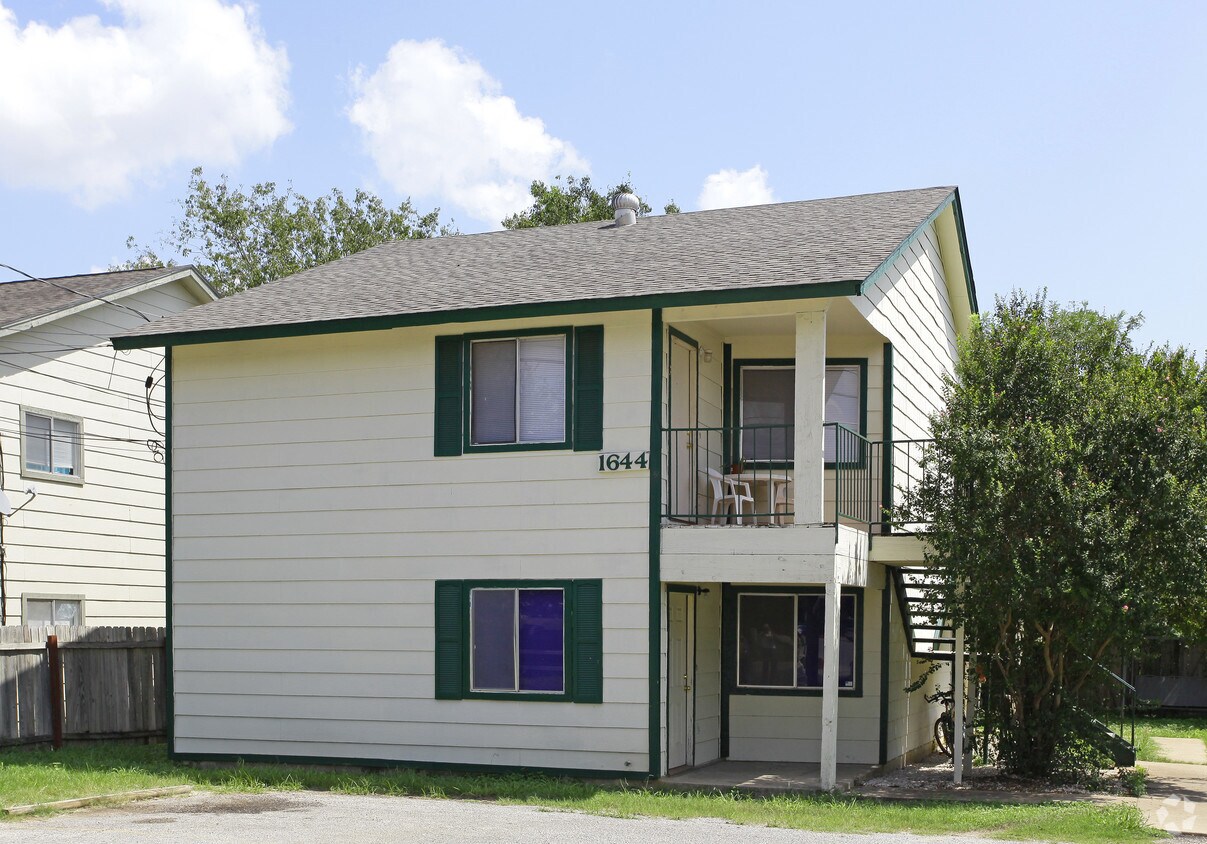 1644 Old Post Rd, San Marcos, TX 78666 Apartments in San Marcos, TX