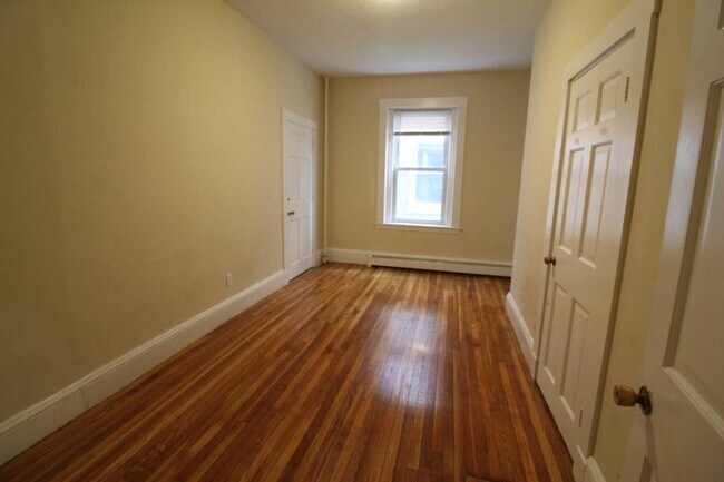 Building Photo - 4.0 bedroom in Cambridge Massachusetts 02139