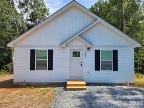 Building Photo - 1302 Rainbow Dr