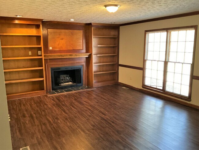 Building Photo - 3886 Brookside Pkwy
