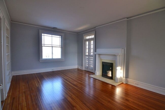 Building Photo - 1609 Rivermont Ave