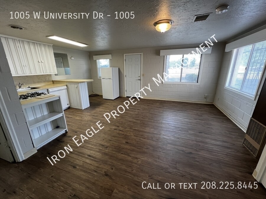 Foto principal - 1005 W University Dr