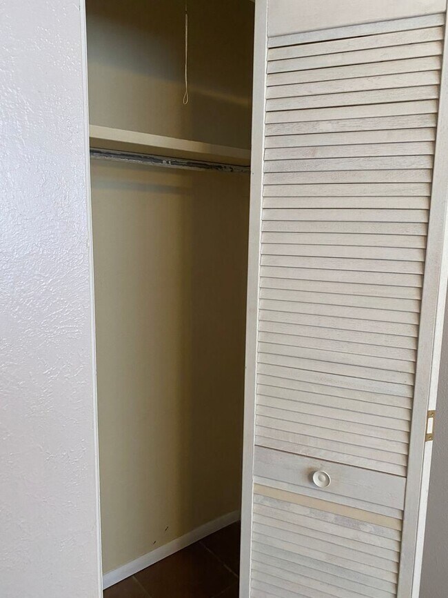 Foto del edificio - 3 br, 2 bath House - 17 Deborah Dr.  (022)