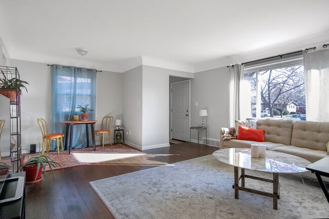 Living Room - 24330 Manistee St