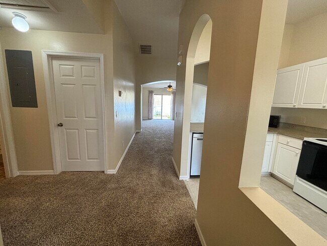 Building Photo - 1075 Luminary Cir