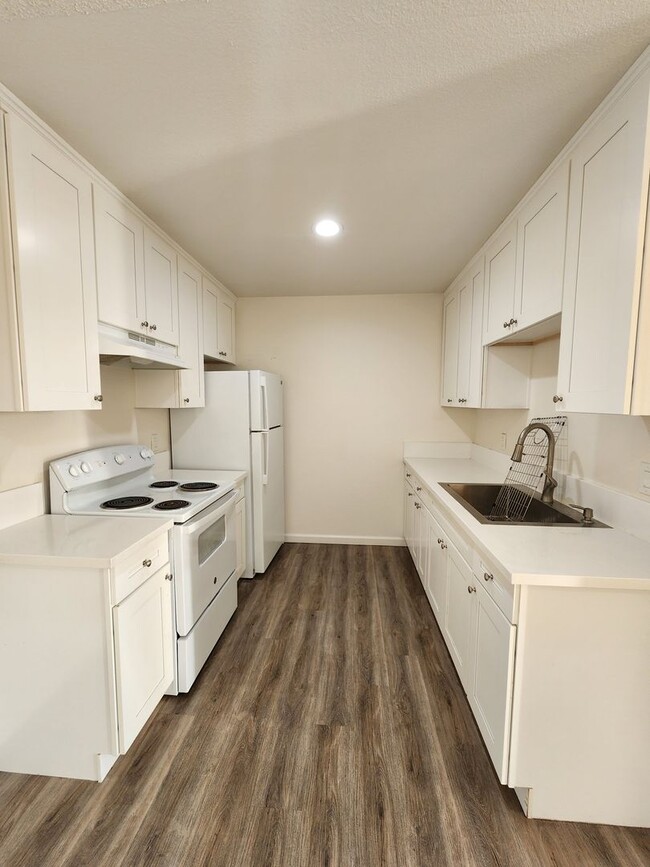 Foto del edificio - 3 bed, 2 bath