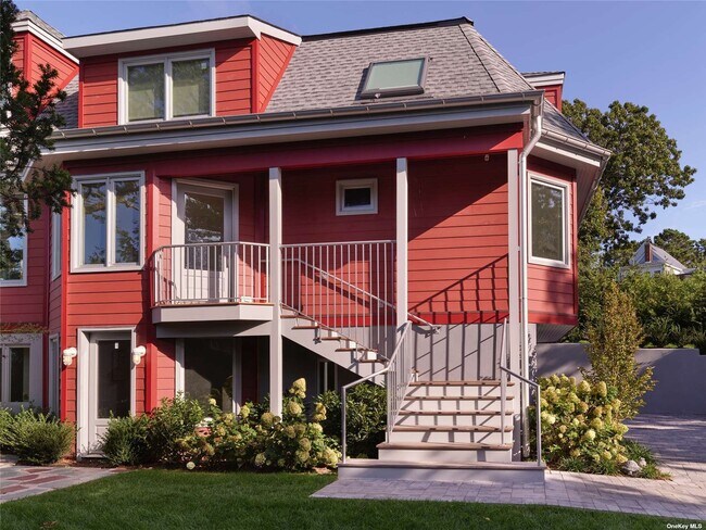 Building Photo - 2 Sun Ct