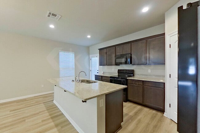 Building Photo - 129 Haygood Pt