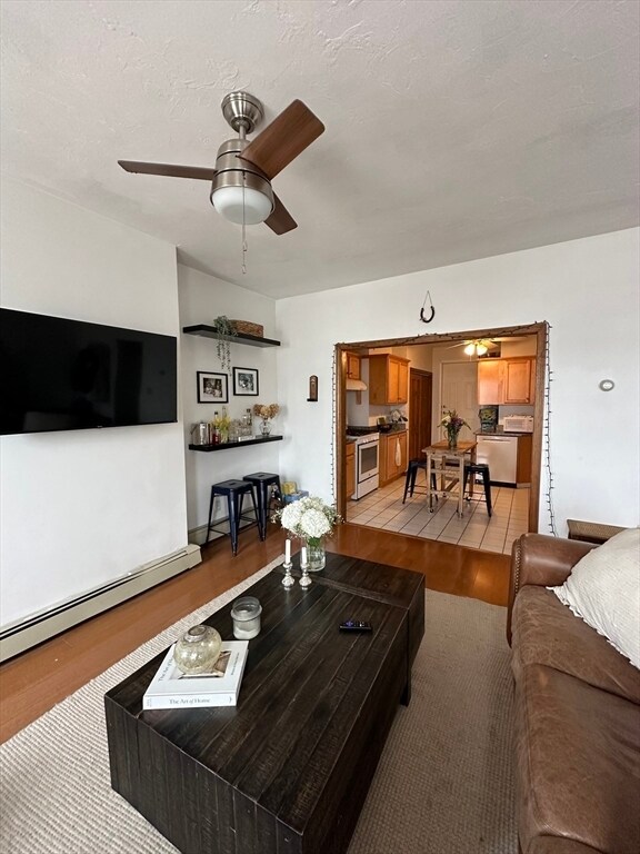 Foto del edificio - 703 E Broadway