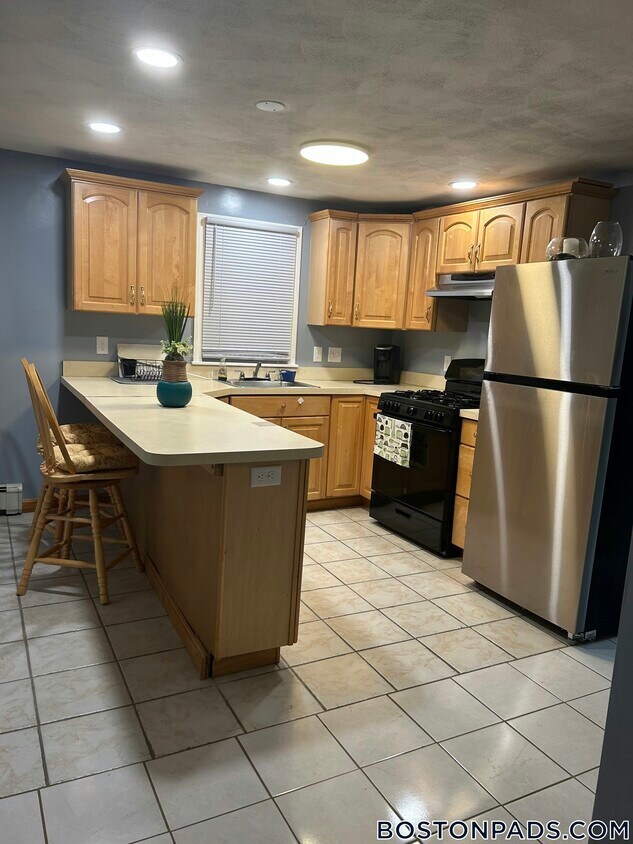 Primary Photo - 19 S Cambridge St