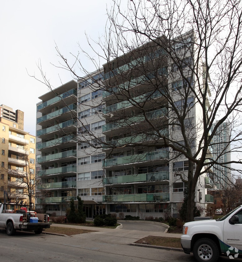 135 Isabella St, Toronto, ON M4Y 1P4 Apartments 135 Isabella St