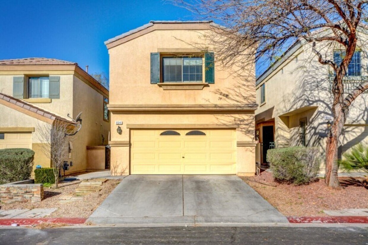 Foto principal - Awesome 3 Bedroom, 2 Story Home in North L...
