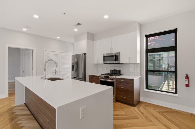 Foto del edificio - 1345 K St SE