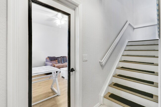 Foto del edificio - 107 Pond Apple Ln