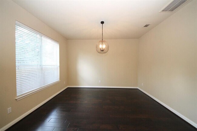 Foto del edificio - 3806 Juniper Hills St