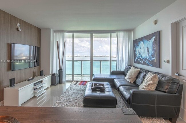 Building Photo - 1800 N Bayshore Dr