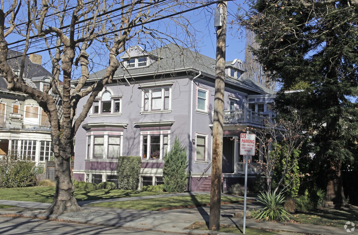 Foto del edificio - 1625 Central Ave