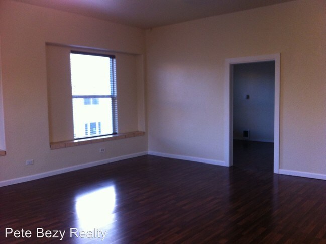 Building Photo - 401 1/2 N Tower Ave